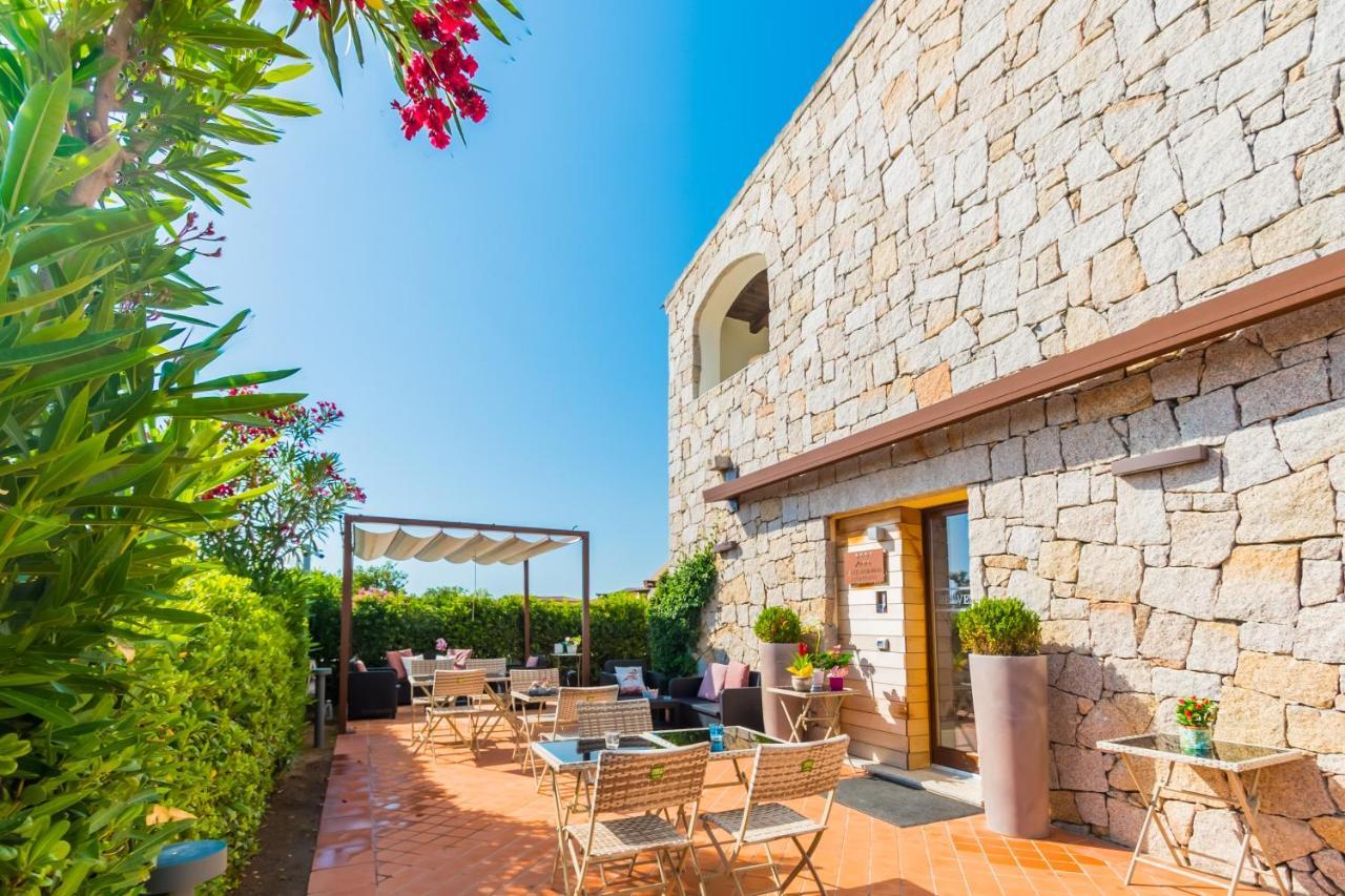 Relais Del Borgo- Domo Hotel Porto San Paolo  Exterior foto