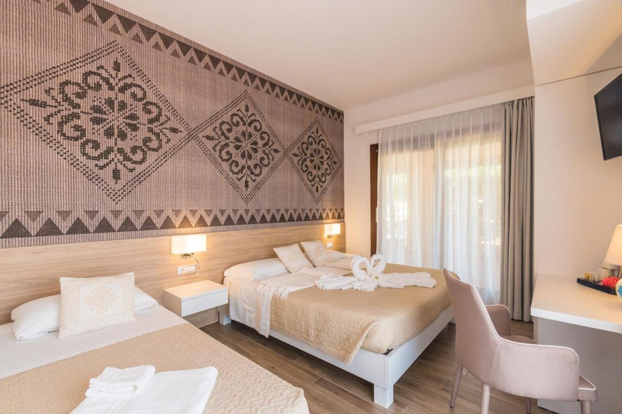Relais Del Borgo- Domo Hotel Porto San Paolo  Exterior foto