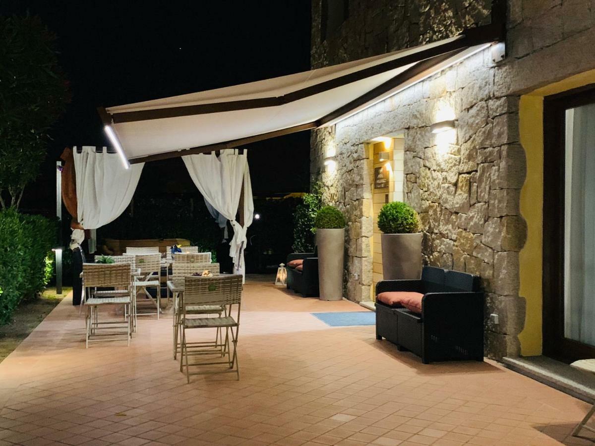Relais Del Borgo- Domo Hotel Porto San Paolo  Exterior foto